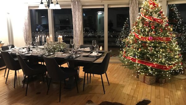 Image of a dining room