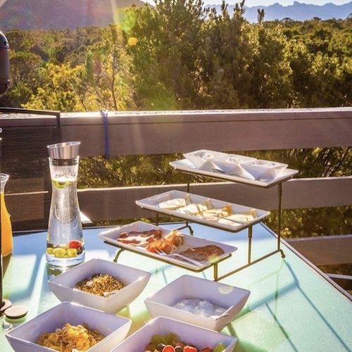 Double G Outside Breakfast