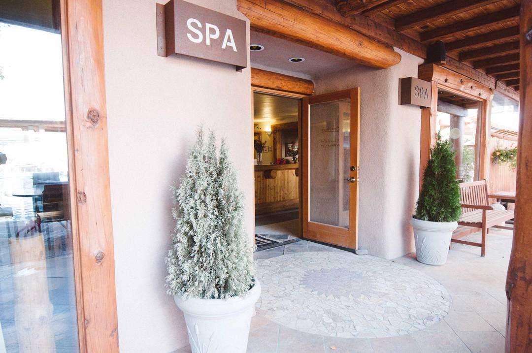 Entrance to Chipeta Solar Lodge